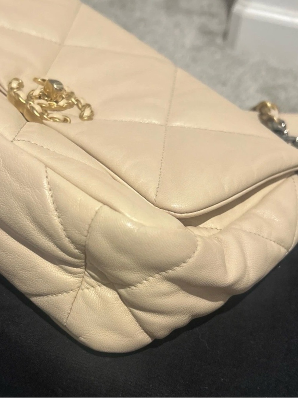 CHANEL Chanel 19 Small Medium 2Way Shoulder Crossbody Bag Lambskin Leather Beige - Picture 4 of 15